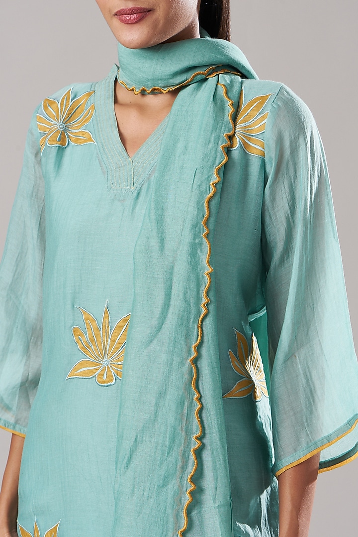 Dusty Blue Embroidered Kurta Set by Dharai at Pernia's Pop Up Shop