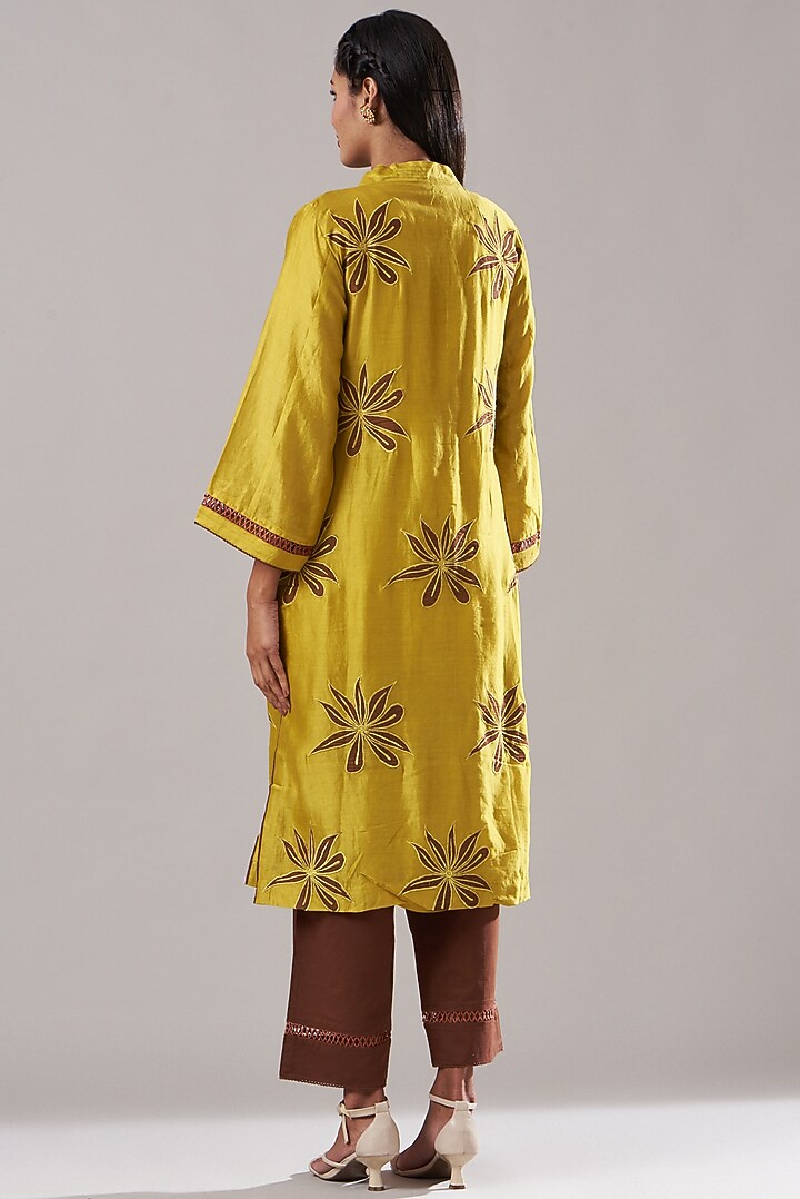 Dusty Yellow Embroidered Kurta Set by Dharai at Pernia's Pop Up Shop