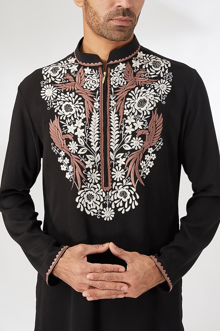 Black Naysa Silk Thread Embroidered Kurta Set by Dhananjay at Pernia's Pop Up Shop