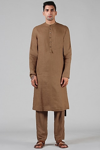 Bronze Mandarin Collared Kurta by Dhatu Design Studio