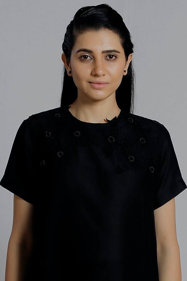 Black Thread Embroidered T-Shirt by DHI at Pernia's Pop Up Shop
