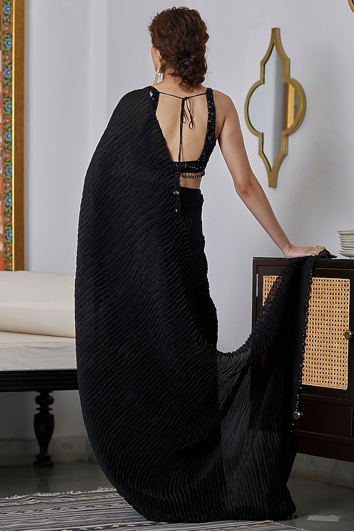 Black Bemberg Satin Pleated Wedding Saree Set by DHRUVI PANCHAL at Pernia's Pop Up Shop