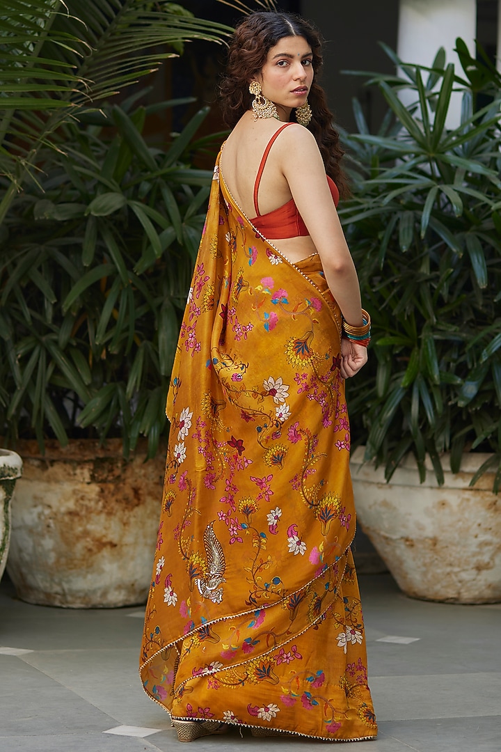 Yellow Organza Kalamkari Hand Painted & Embroidered Wedding Saree Set by DHRUVI PANCHAL at Pernia's Pop Up Shop