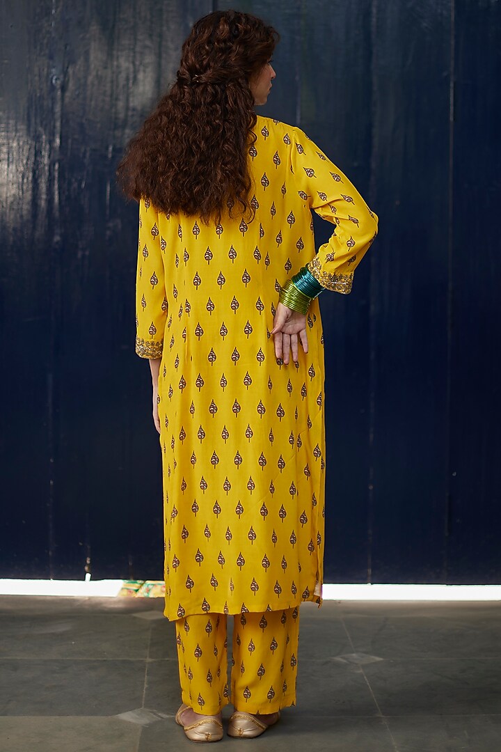 Yellow Crepe Printed & Embroidered Kurta Set by DHRUVI PANCHAL at Pernia's Pop Up Shop