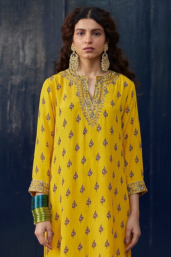 Yellow Crepe Printed & Embroidered Kurta Set by DHRUVI PANCHAL at Pernia's Pop Up Shop