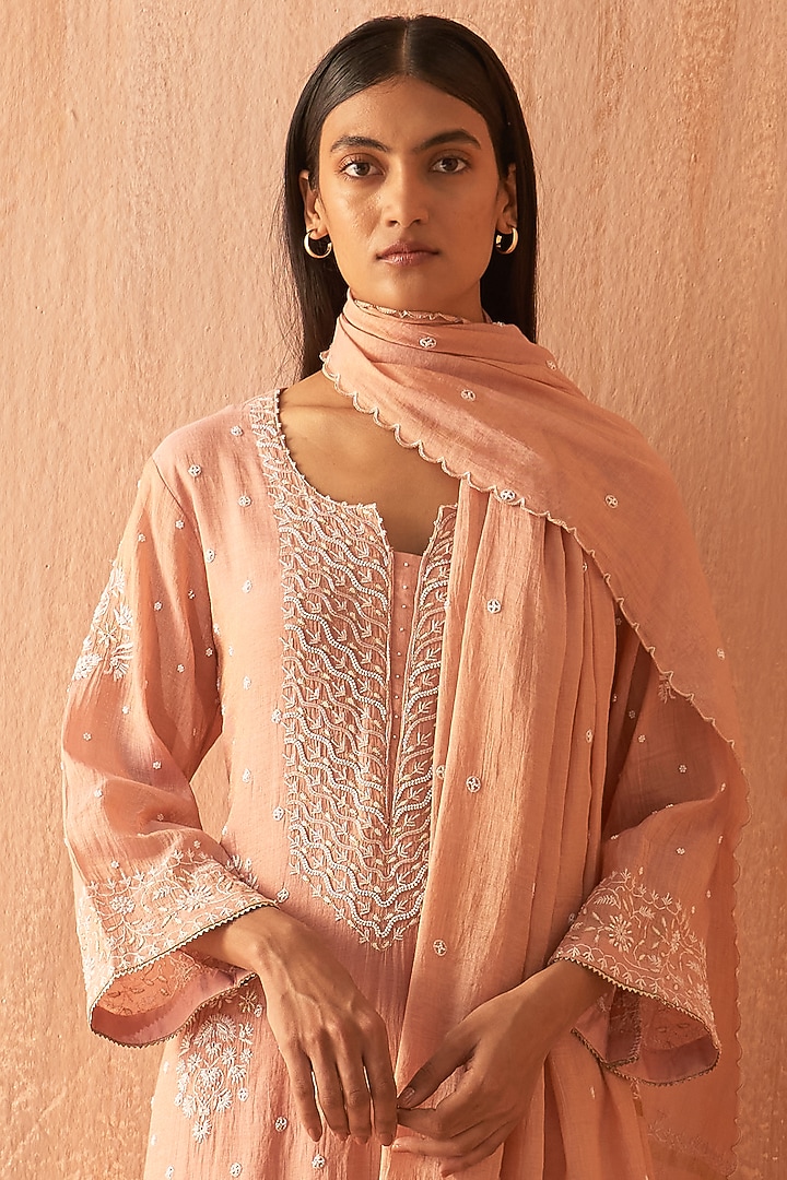Pink Tissue Embroidered Kurta Set by Dhaaga & Co. by Savnit Gurnani at Pernia's Pop Up Shop