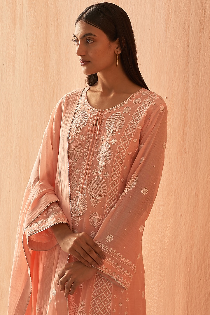 Peach Soft Chanderi Embroidered Kurta Set by Dhaaga & Co. by Savnit Gurnani at Pernia's Pop Up Shop