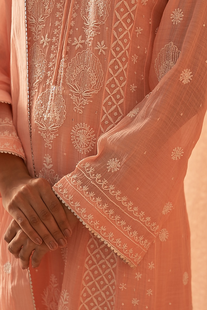 Peach Soft Chanderi Embroidered Kurta Set by Dhaaga & Co. by Savnit Gurnani at Pernia's Pop Up Shop