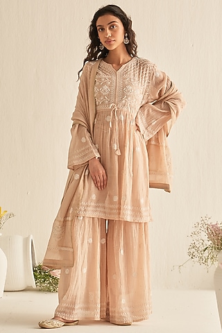 Peach Mul Chanderi Embroidered Sharara Set by Dhaaga & Co. by Savnit Gurnani