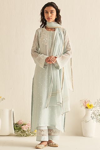 Mint Green Mul Chanderi Embroidered Kurta Set by Dhaaga & Co. by Savnit Gurnani