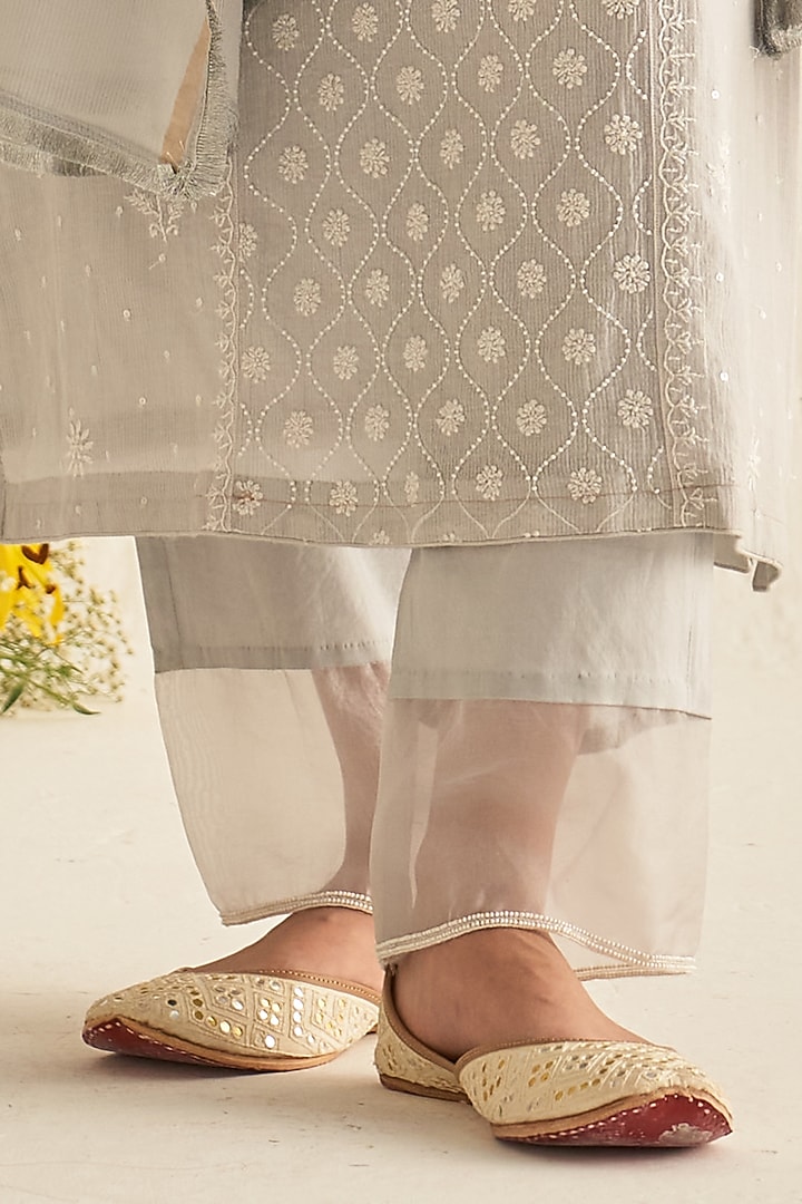 Light Grey Maheshwari Embroidered Kurta Set by Dhaaga & Co. by Savnit Gurnani at Pernia's Pop Up Shop