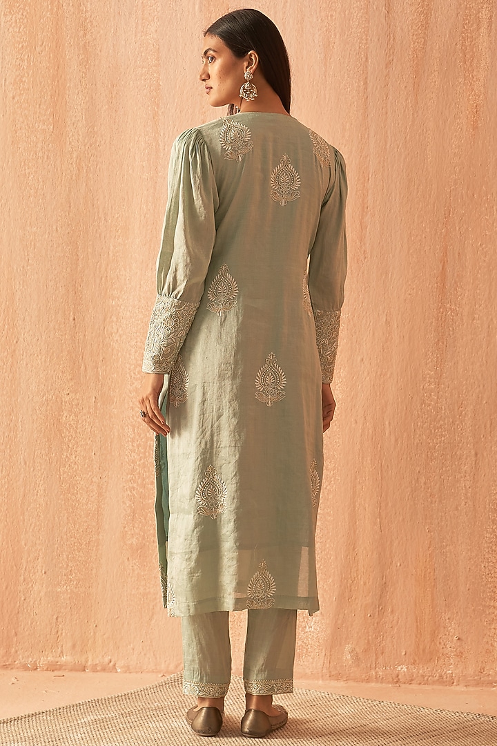Green Tissue Embroidered Kurta Set by Dhaaga & Co. by Savnit Gurnani at Pernia's Pop Up Shop