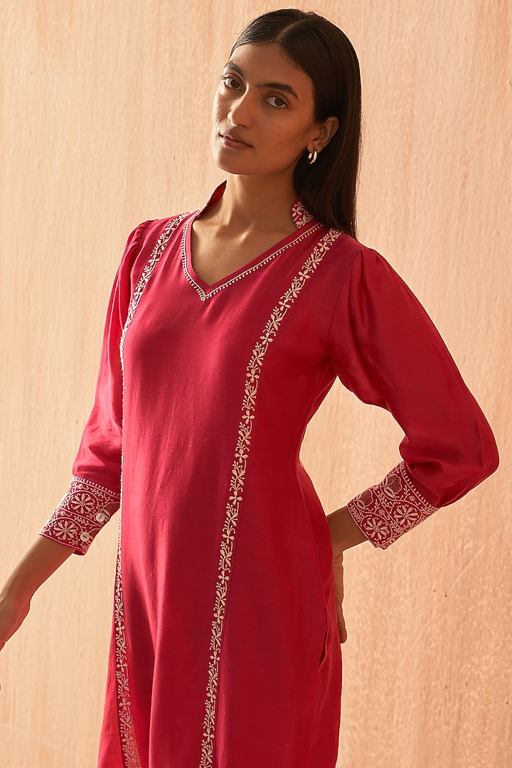 Fuchsia Chanderi Chikankari Embroidered Kurta Set by Dhaaga & Co. by Savnit Gurnani at Pernia's Pop Up Shop