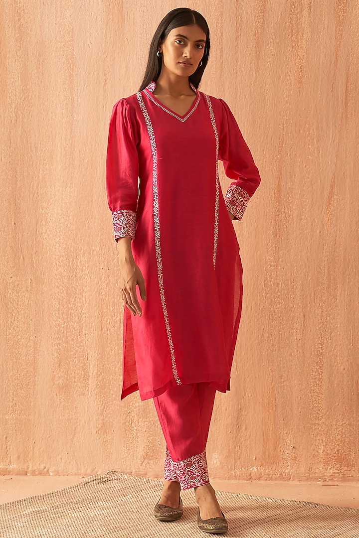 Fuchsia Chanderi Chikankari Embroidered Kurta Set by Dhaaga & Co. by Savnit Gurnani at Pernia's Pop Up Shop