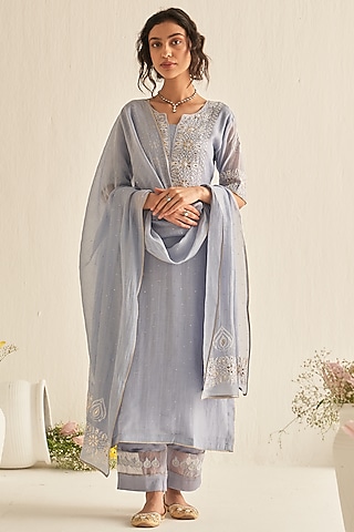 Ash Blue Mul Chanderi Embroidered Kurta Set by Dhaaga & Co. by Savnit Gurnani