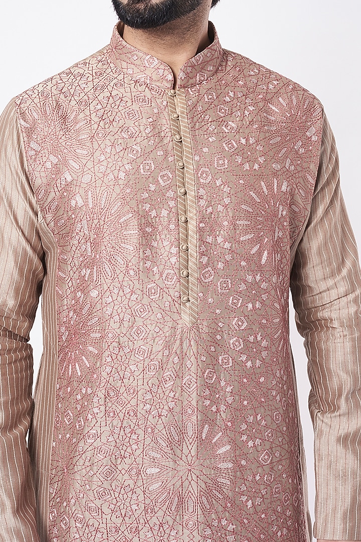 Silver Cotton Silk Embroidered Kurta Set by Dhruv Vaish at Pernia's Pop Up Shop