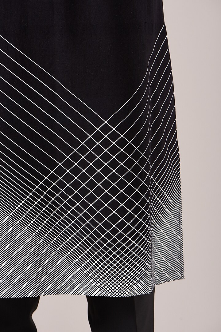 Black Cotton Silk Chanderi Printed Kurta Set by Dhruv Vaish at Pernia's Pop Up Shop