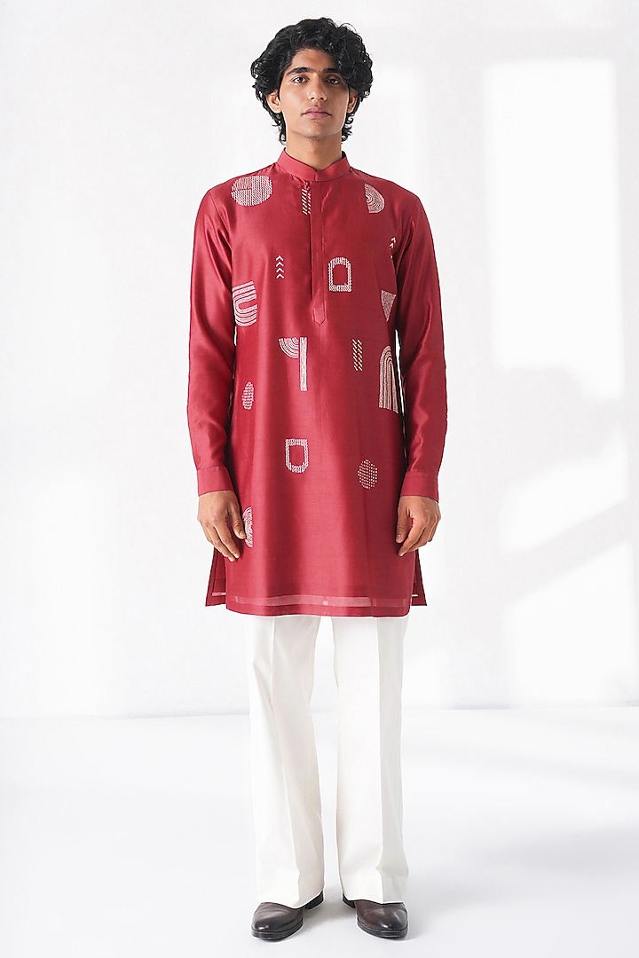 Earthy Red Cotton Silk Chanderi Embroidered Short Kurta by Dhruv Vaish at Pernia's Pop Up Shop