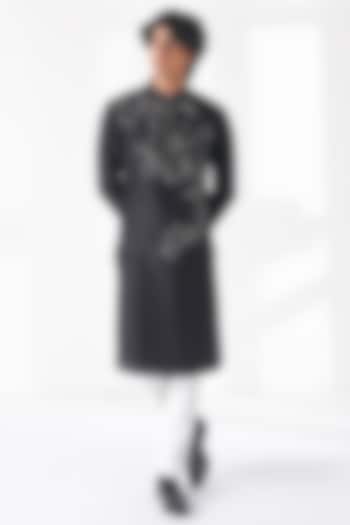 Black Cotton Silk Chanderi Embroidered Kurta Set by Dhruv Vaish at Pernia's Pop Up Shop