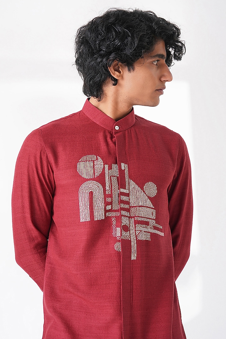 Earthy Red Matka Silk Embroidered Kurta Set by Dhruv Vaish at Pernia's Pop Up Shop
