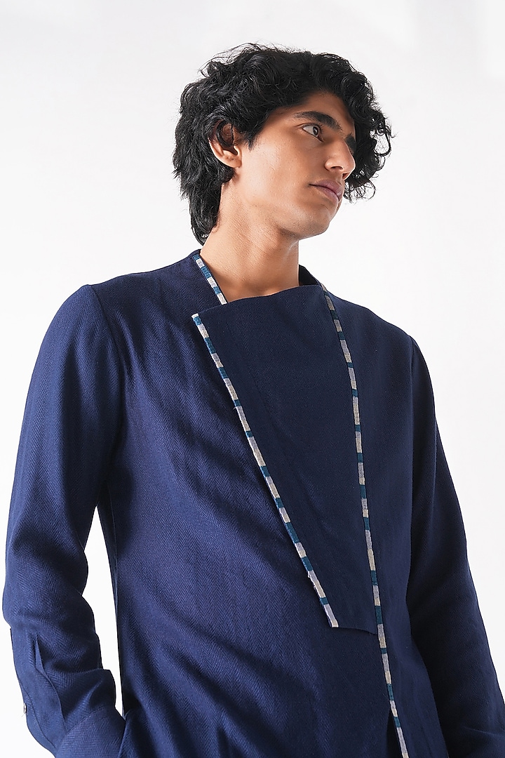 Navy Blue Cotton Silk Embroidered Kurta Set by Dhruv Vaish at Pernia's Pop Up Shop