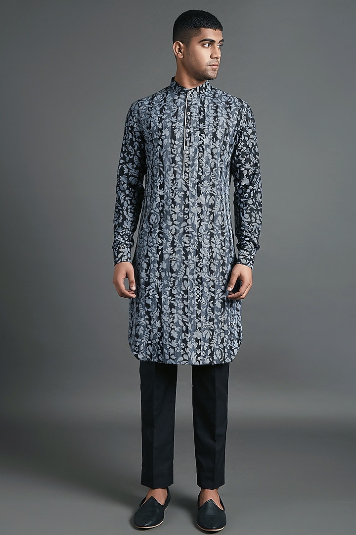 Black Printed & Textured Kurta Set by Dhruv Vaish