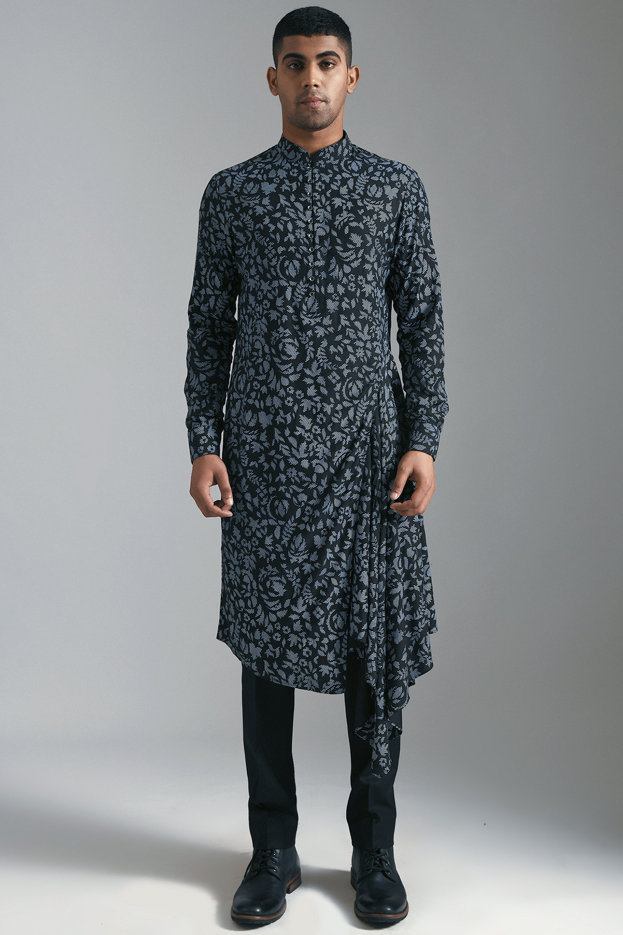 Black Printed Kurta Set by Dhruv Vaish at Pernia's Pop Up Shop