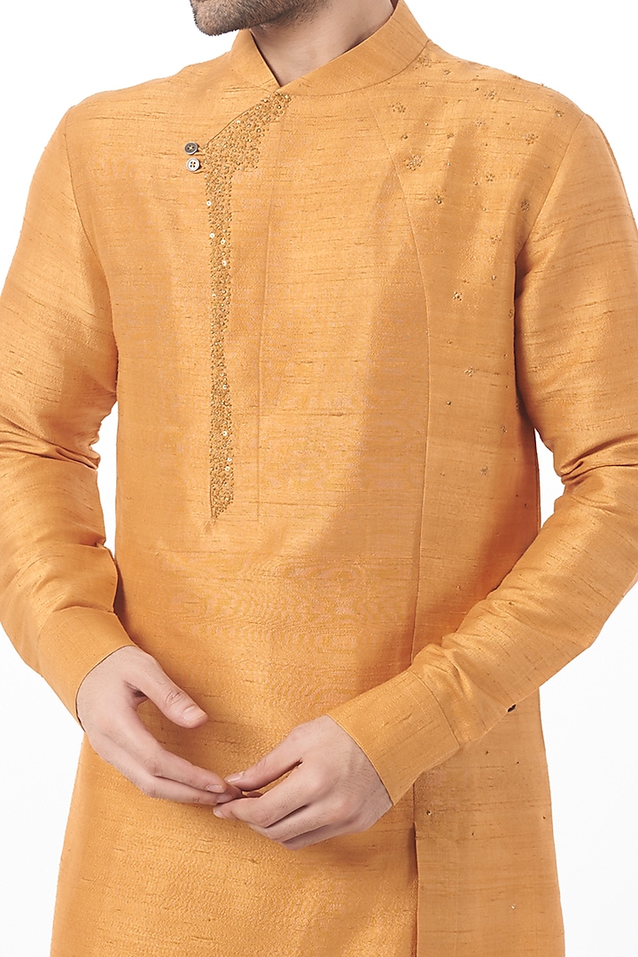 Sahara Sun Raw Silk Metallic Embroidered Paneled Kurta Set by Dhruv Vaish at Pernia's Pop Up Shop