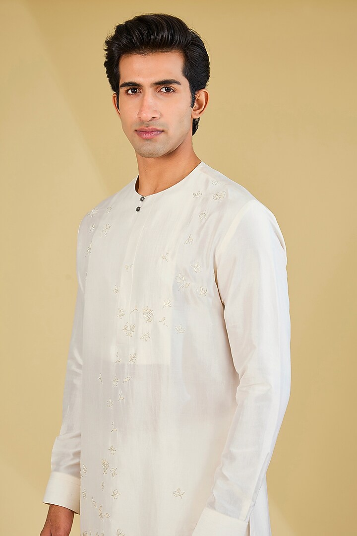 Ivory Silk Embroidered Kurta Set by Dhruv Vaish at Pernia's Pop Up Shop
