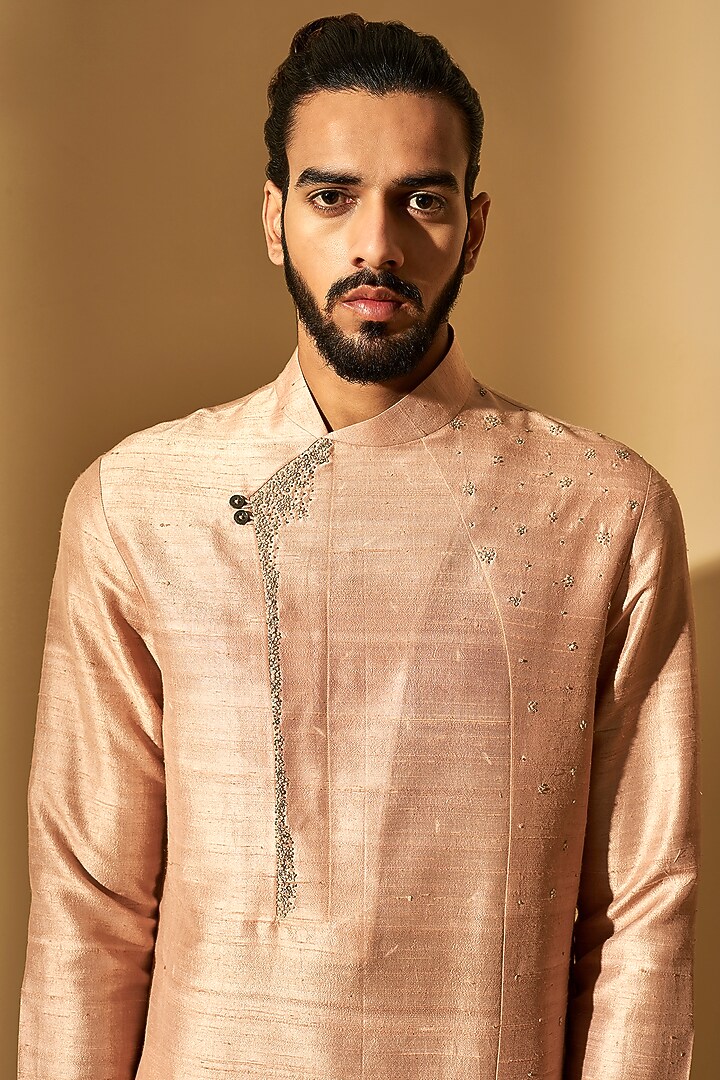Sandrose Raw Silk Embroidered Paneled Kurta Set by Dhruv Vaish at Pernia's Pop Up Shop