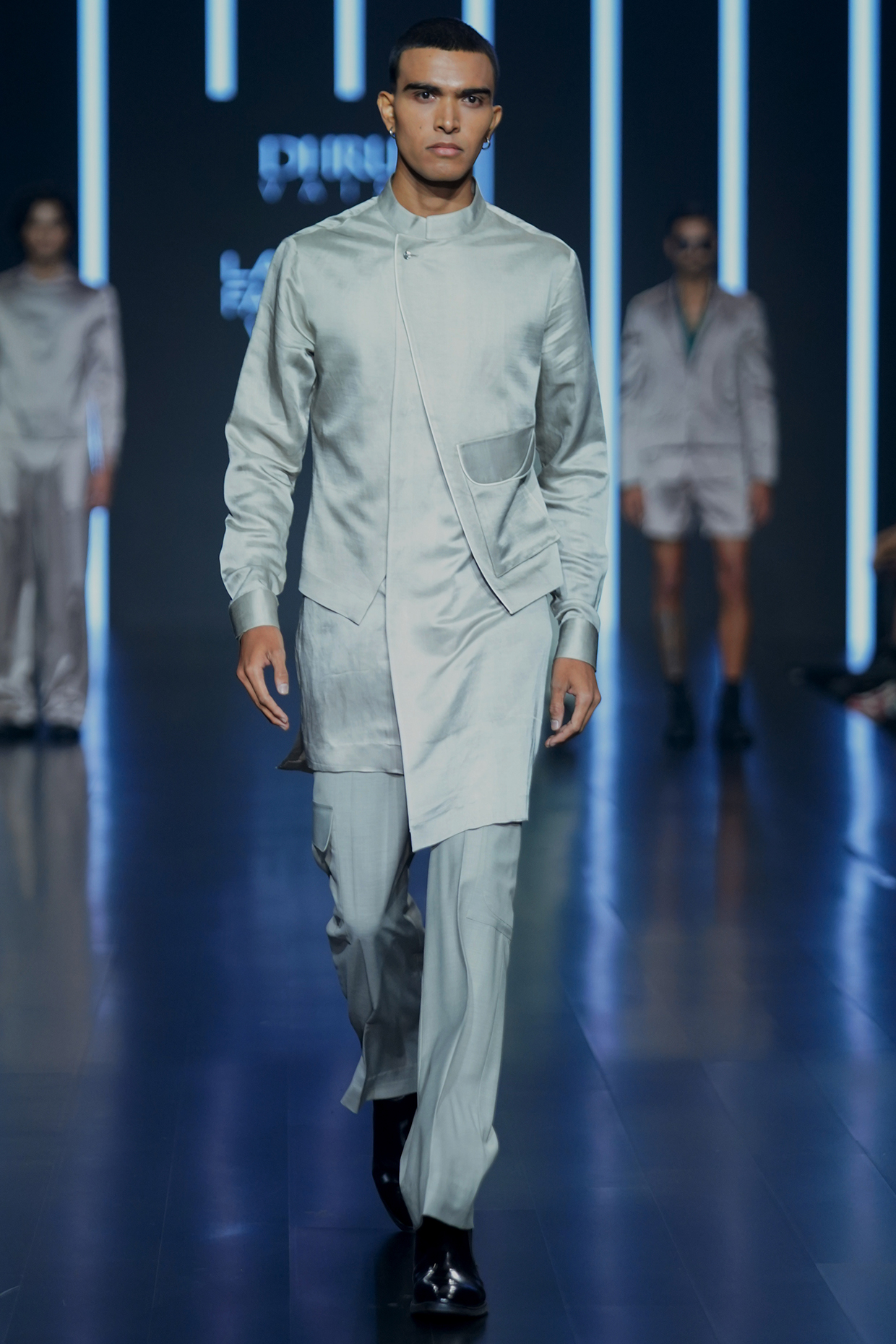 London Fog Viscose Satin Kurta by Dhruv Vaish at Pernia's Pop Up Shop