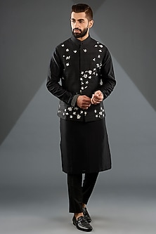 product-color-Black