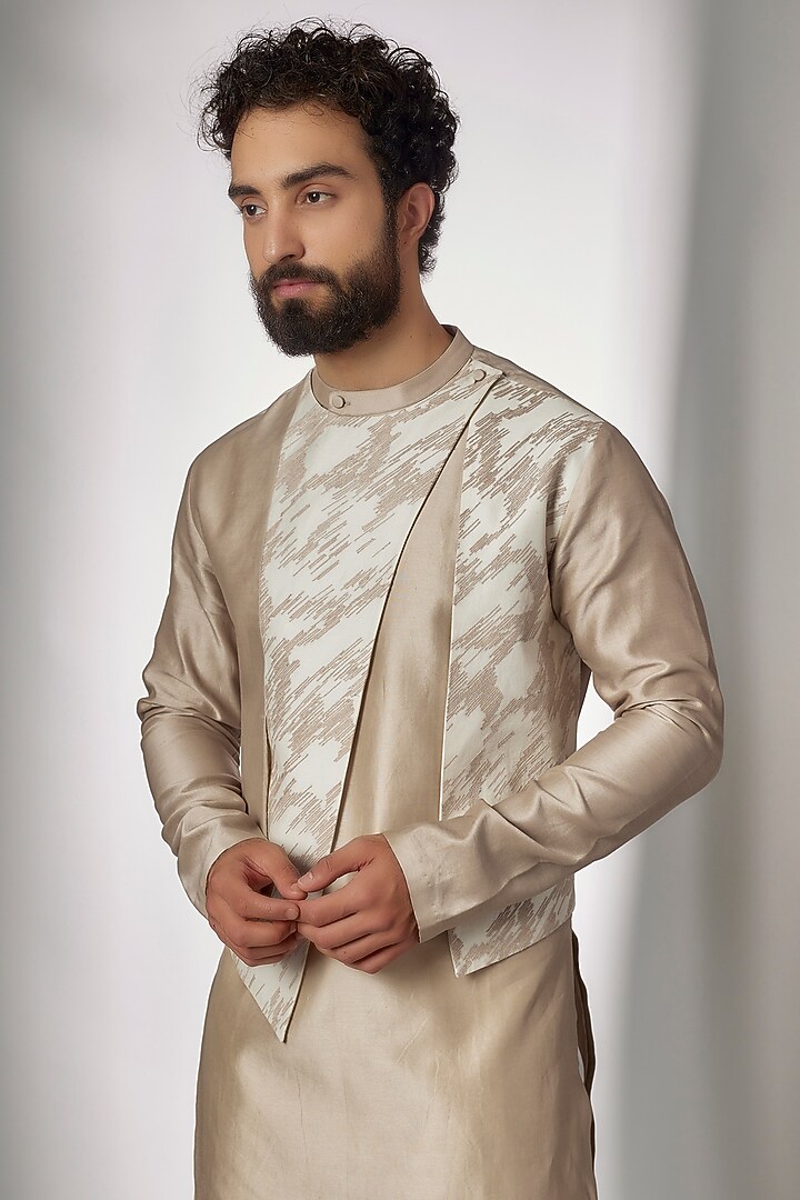 Moon Rock Cotton Silk Embroidered Hybrid Kurta Set by Dhruv Vaish at Pernia's Pop Up Shop