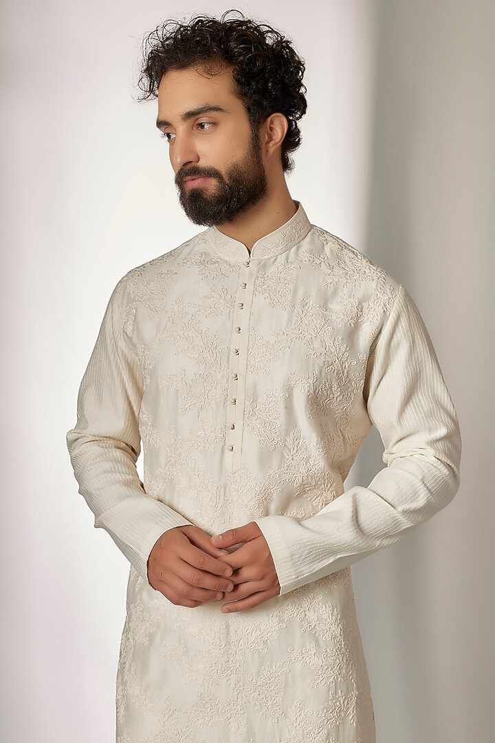 Cream Cotton Silk Chanderi Embroidered Kurta Set by Dhruv Vaish at Pernia's Pop Up Shop