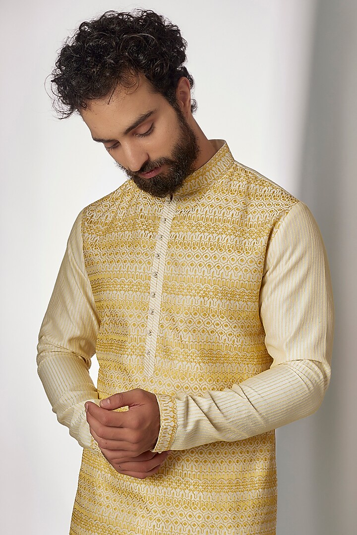 Cream & Mustard Cotton Silk Chanderi Embroidered Kurta Set by Dhruv Vaish at Pernia's Pop Up Shop