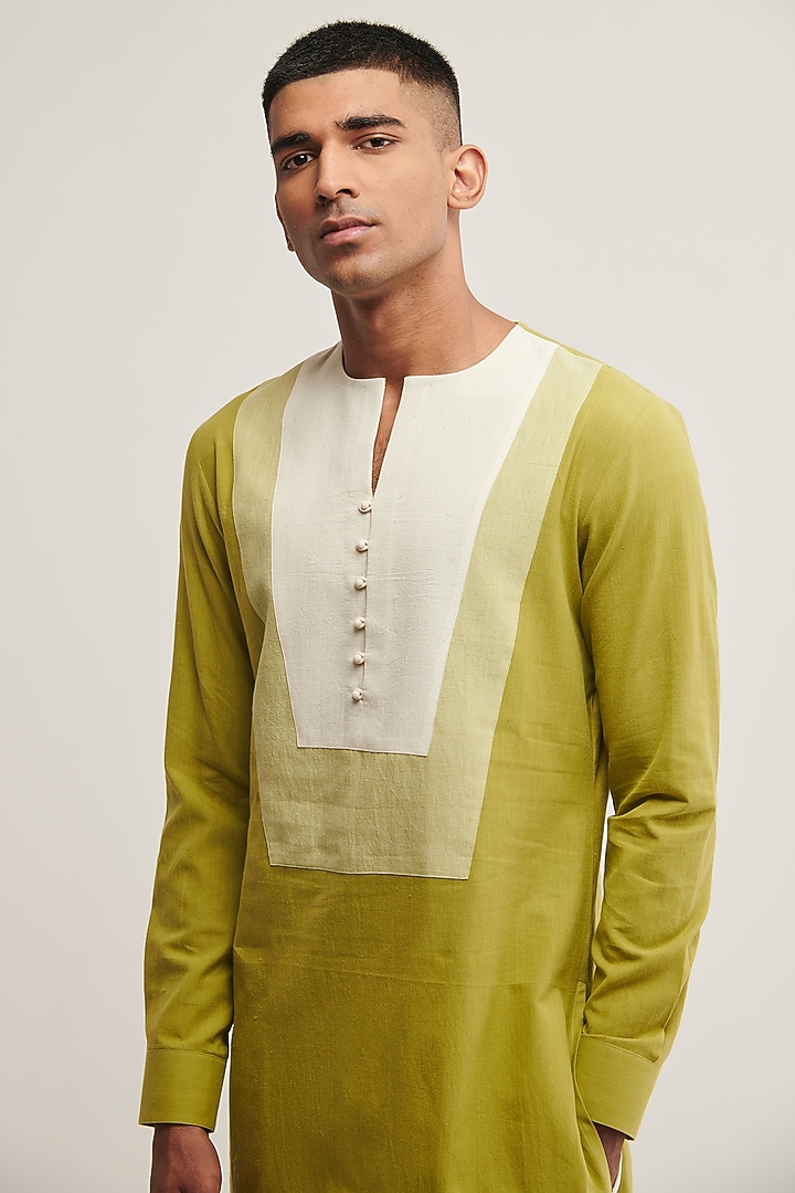 Palm Green Handloom Cotton Kurta by Dhruv Vaish at Pernia's Pop Up Shop