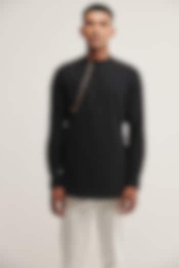 Black Handloom Cotton Short Kurta by Dhruv Vaish at Pernia's Pop Up Shop