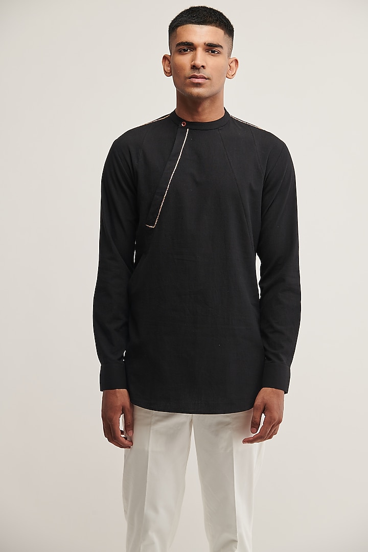 Black Handloom Cotton Short Kurta by Dhruv Vaish at Pernia's Pop Up Shop