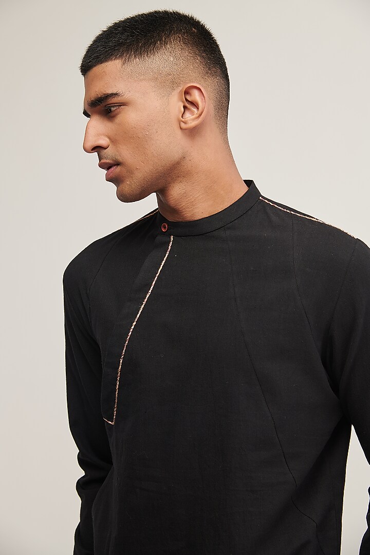 Black Handloom Cotton Short Kurta by Dhruv Vaish at Pernia's Pop Up Shop