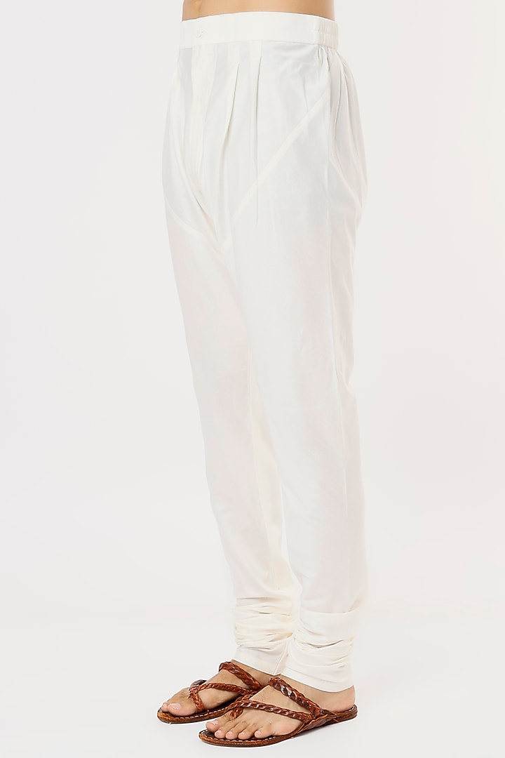 White Cotton Silk Embroidered Kurta Set by Dhruv Vaish at Pernia's Pop Up Shop