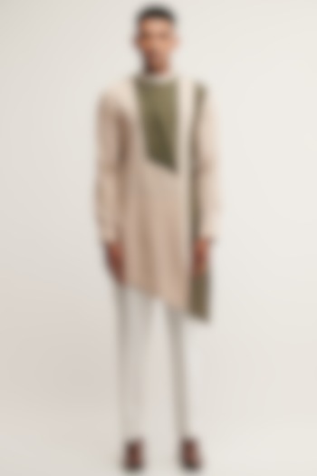 Vanilla Handloom Cotton Kurta by Dhruv Vaish at Pernia's Pop Up Shop