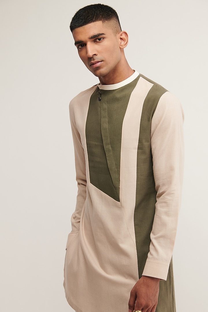 Vanilla Handloom Cotton Kurta by Dhruv Vaish at Pernia's Pop Up Shop