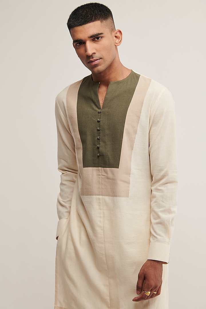 Vanilla Handloom Cotton Kurta by Dhruv Vaish at Pernia's Pop Up Shop