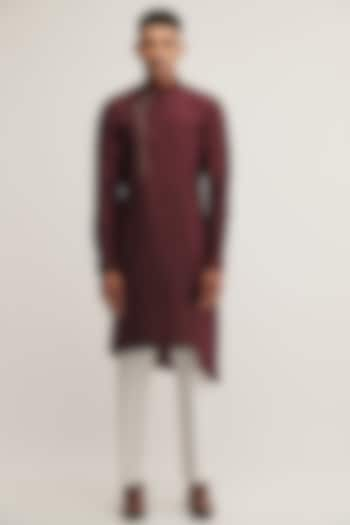 Old Mauve Embroidered Kurta Set by Dhruv Vaish at Pernia's Pop Up Shop