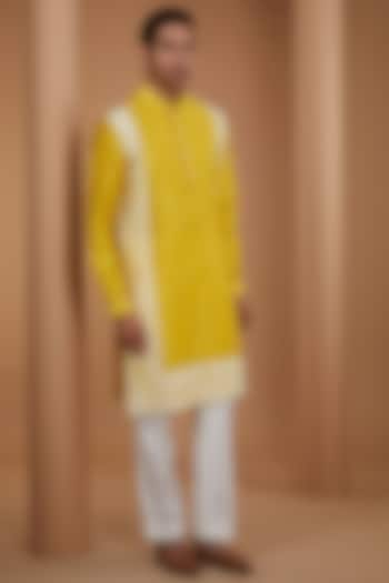 Marigold Cotton Silk Chanderi Printed Kurta Set by Dhruv Vaish at Pernia's Pop Up Shop