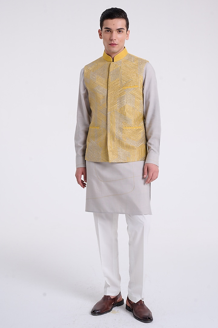 Silver-Gold Silk Embroidered Bundi Jacket by Dhruv Vaish at Pernia's Pop Up Shop