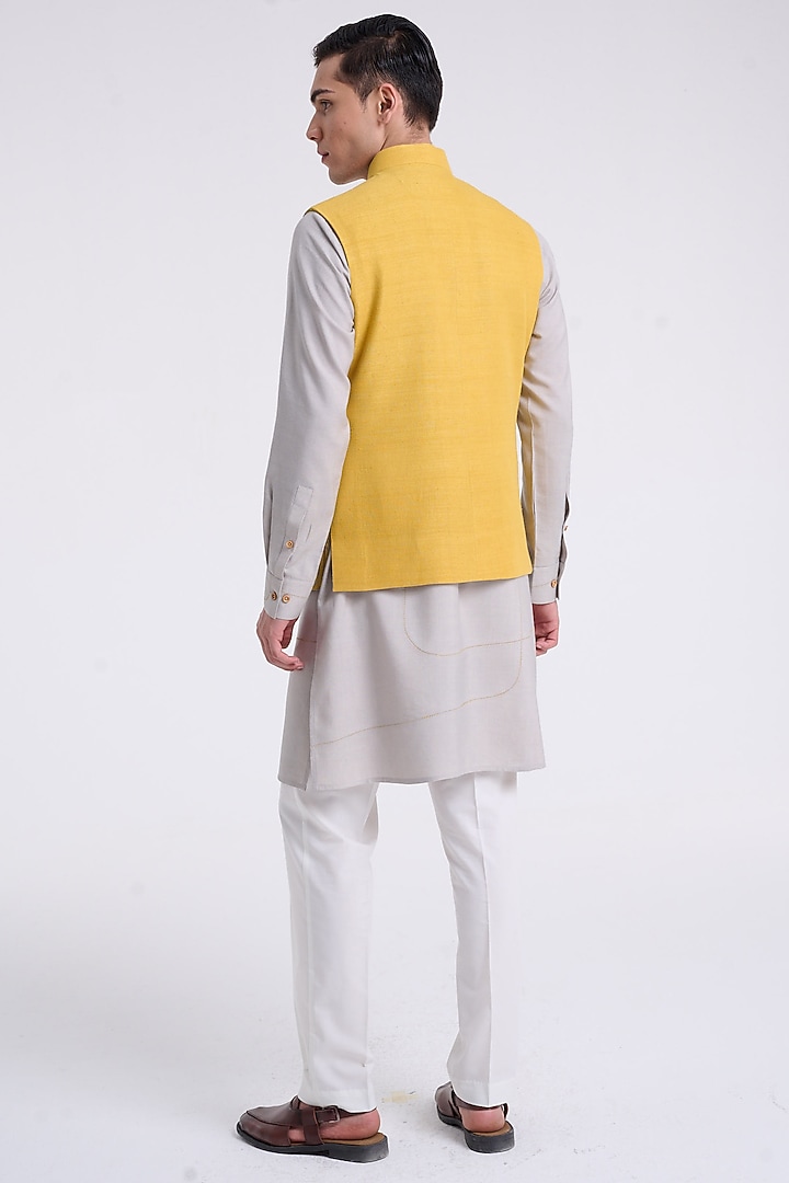 Silver-Gold Silk Embroidered Bundi Jacket by Dhruv Vaish at Pernia's Pop Up Shop