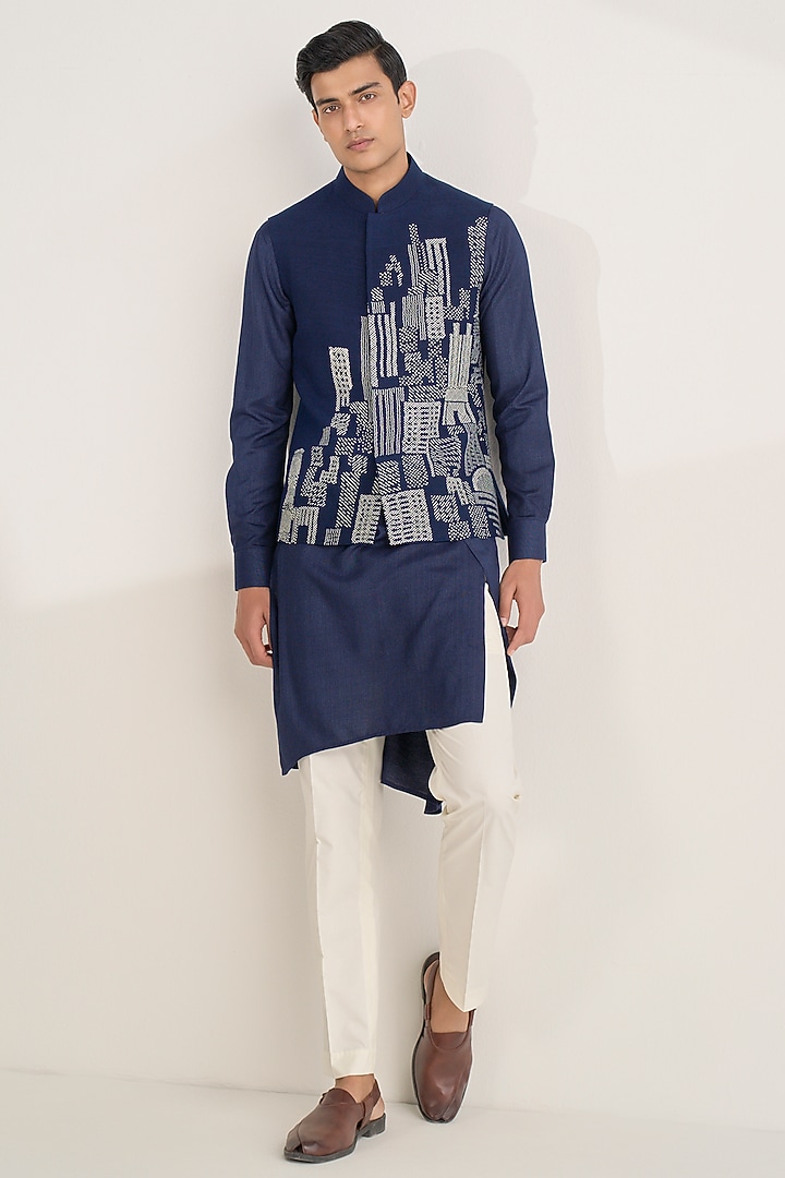 Navy Silk Embroidered Bundi Jacket by Dhruv Vaish at Pernia's Pop Up Shop