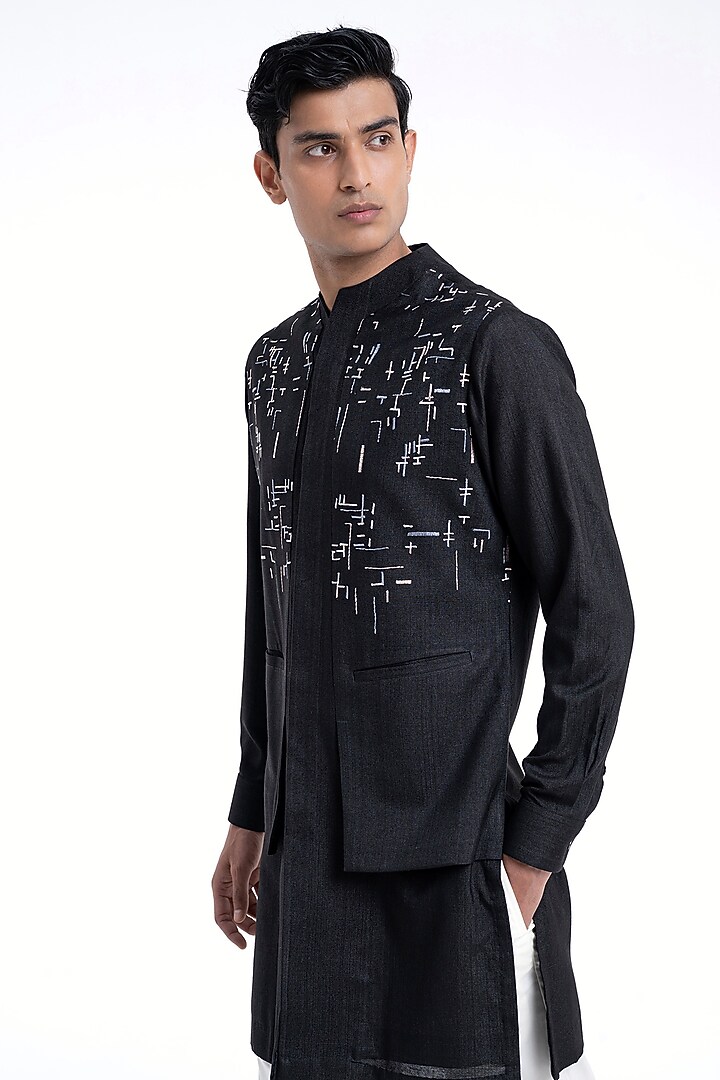 Black Cotton Silk Thread Embroidered Kurta Set by Dhruv Vaish at Pernia's Pop Up Shop