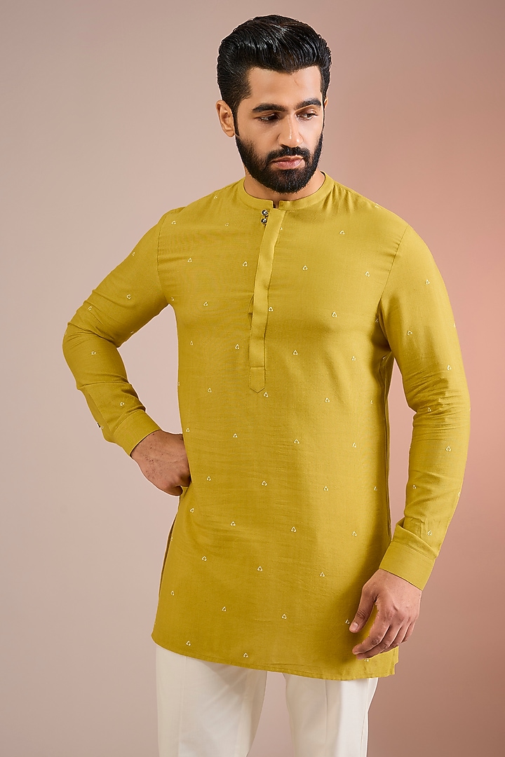 Marigold Silk Kurta by Dhruv Vaish at Pernia's Pop Up Shop
